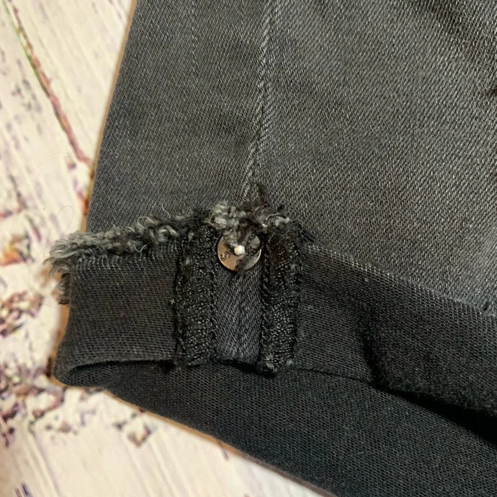 Vigoss Distressed Black Denim Shorts. The Chelsea short. Size 25.